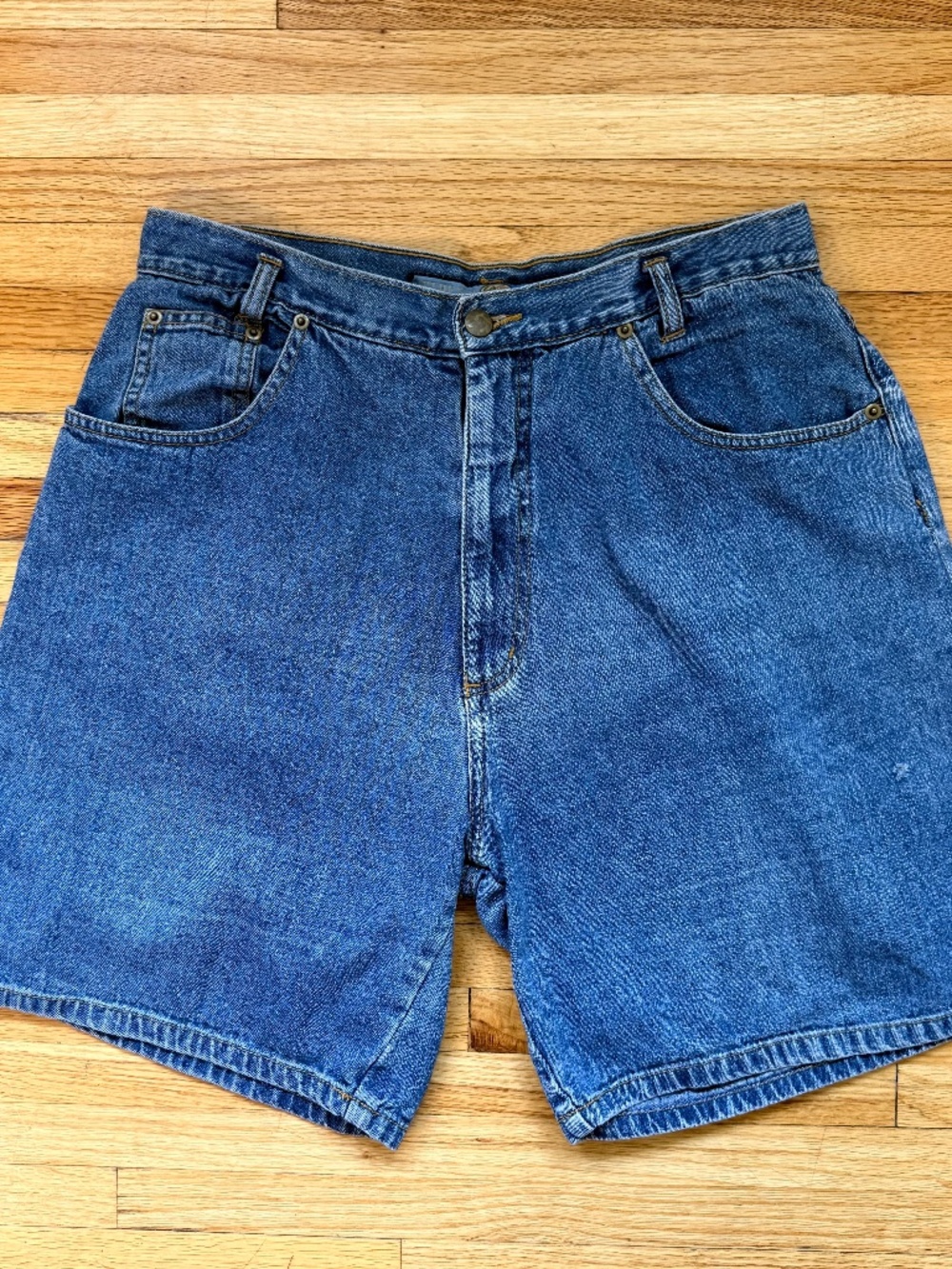 Vintage 90s Blue Denim Mom Shorts | High Waisted Relaxed Fit | Classic Americana